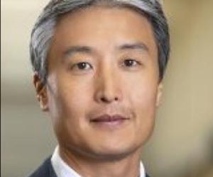 Kellogg Faculty Fellow Yong Suk Lee