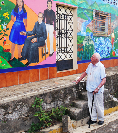 Rev. Pelton, El Salvador Rev. Pelton, Courtesy of la Escuela de Arte de Perquín, El Salvador