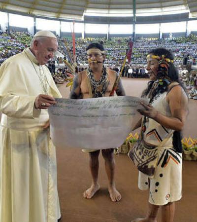 Pope Francis meets with representatives of indigenous communities of the Amazon basin from Peru, Brazil, and Bolivia in Puerto Maldonado, Peru on January 19, 2018. Photo: Abaca Press.